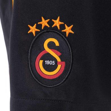 PANTALÓN CORTO GALATASARAY SK PRIMERA EQUIPACIÓN STADIUM 2022-2023 PANTALÓN CORTO GALATASARAY SK PRIMERA EQUIPACIÓN STADIUM 2022-2023